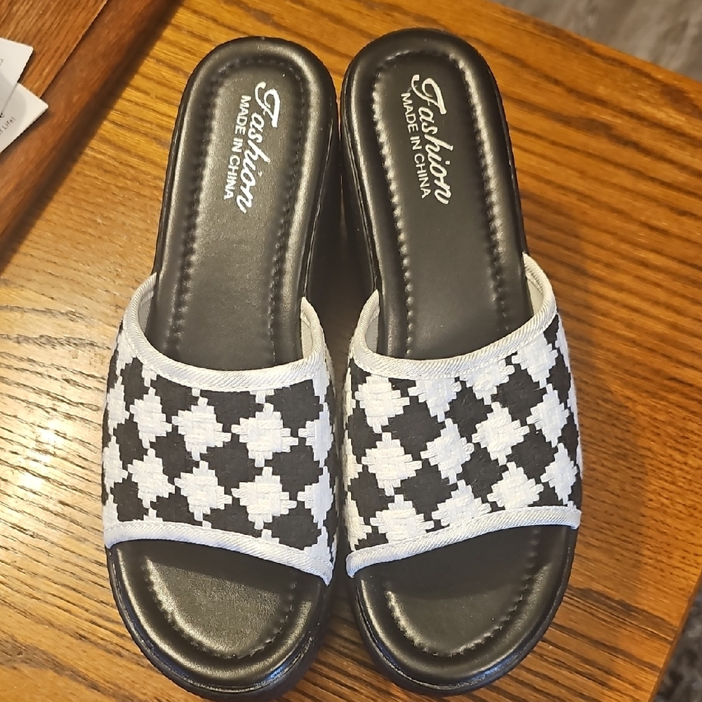 Black and White Women's Slide Sandals